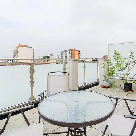 Guesthost - Mm Carducci Comfy With Terrace شقة تورينو