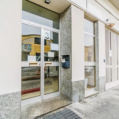 Guesthost - Mm Carducci Comfy With Terrace