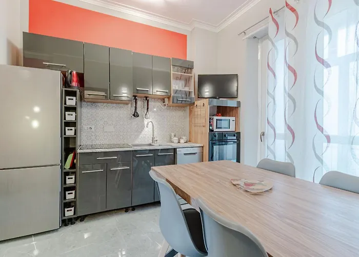 Guesthost - Mm Carducci Comfy With Terrace Appartement *