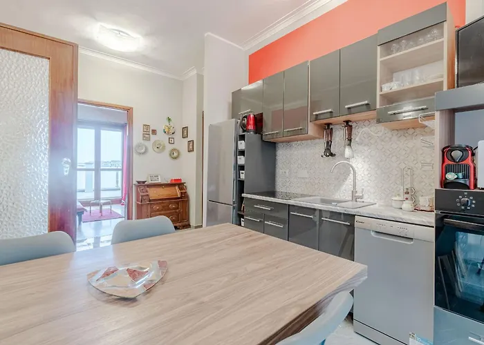 Guesthost - Mm Carducci Comfy With Terrace