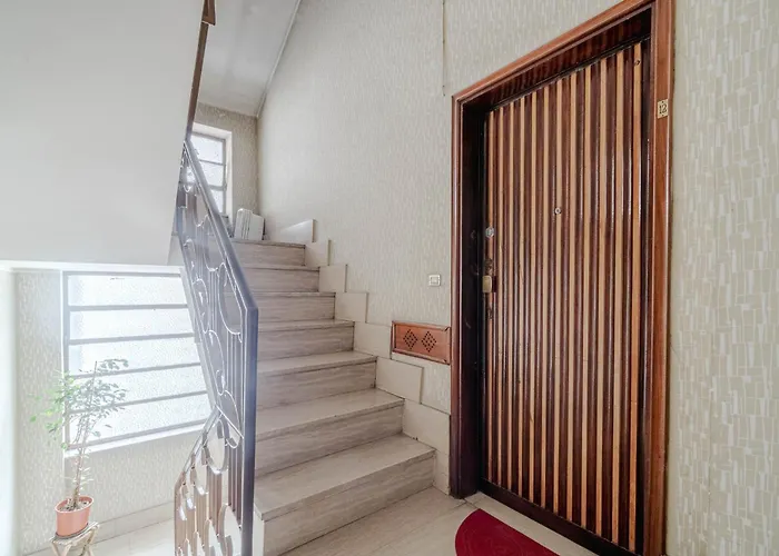 Guesthost - Mm Carducci Comfy With Terrace Lägenhet *