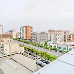 Guesthost - Mm Carducci Comfy With Terrace Appartement