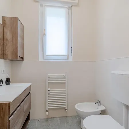 Apartman Guesthost - Mm Carducci Comfy With Terrace *