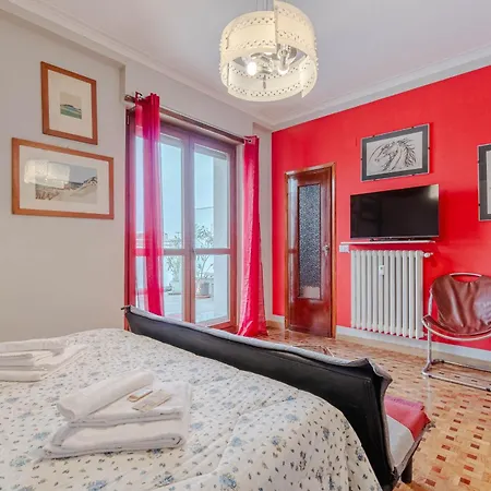 Guesthost - Mm Carducci Comfy With Terrace